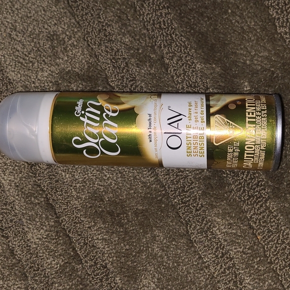 🆕️Shave Cream and Razor Bundle - Picture 3 of 9